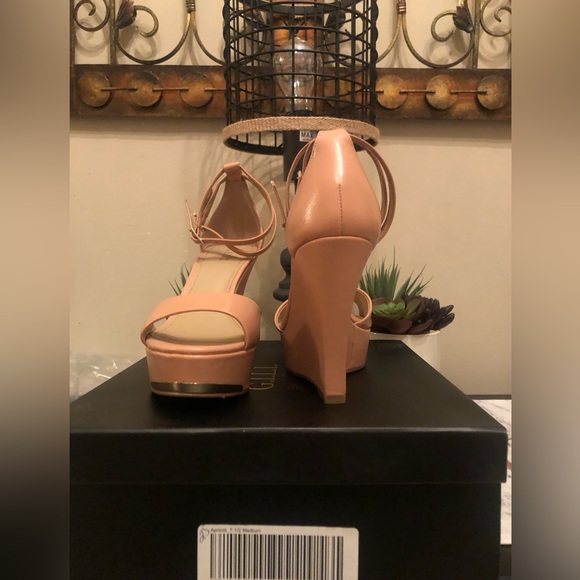 Wedge heeled sandals; apricot with gold detail around the front. Worn once. - Picture 5 of 10